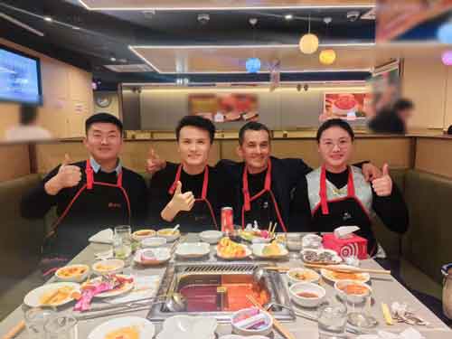 Utomeuropeiska kunder besöker orientaliska Shimao, stärker Food Trailer Cooperation